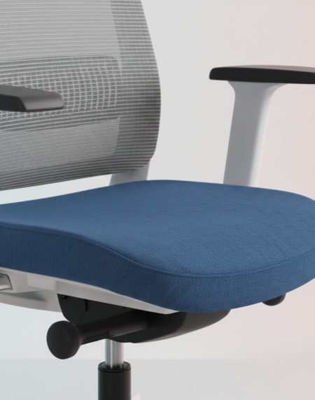 Delta HB White Executive Chair - Image 3